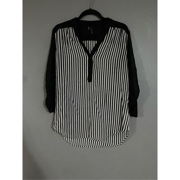 Maurices Black And White Striped Print Toll Tab Sleeve Half Button Shirt M - Picture 1 of 7